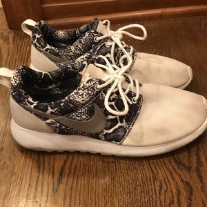White Nike Roshe Run snake print